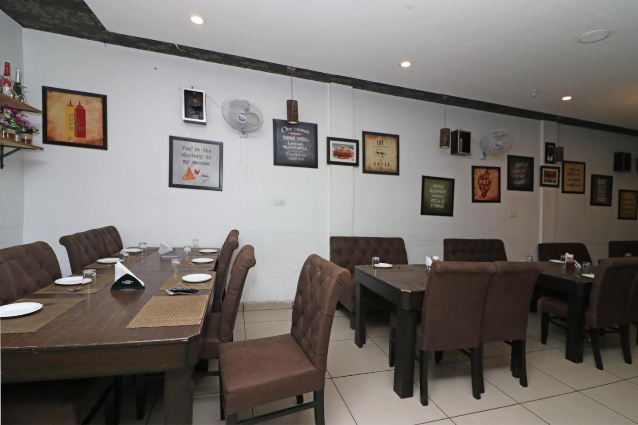 OYO 22677 Hotel Mehfil Rājpura Exterior foto